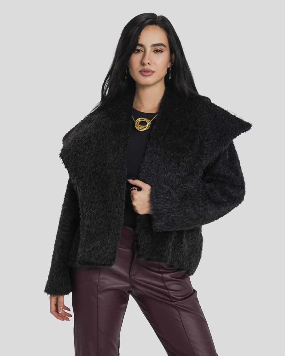 The Fluffy jacket-Black