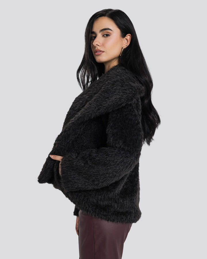 The Fluffy jacket-Black