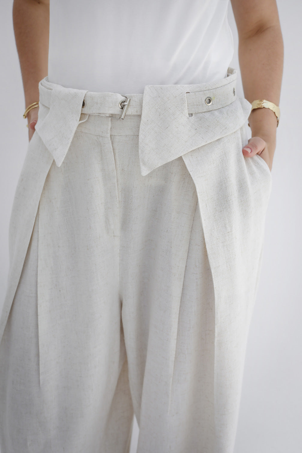 Eyelets Linen Pants -Beige