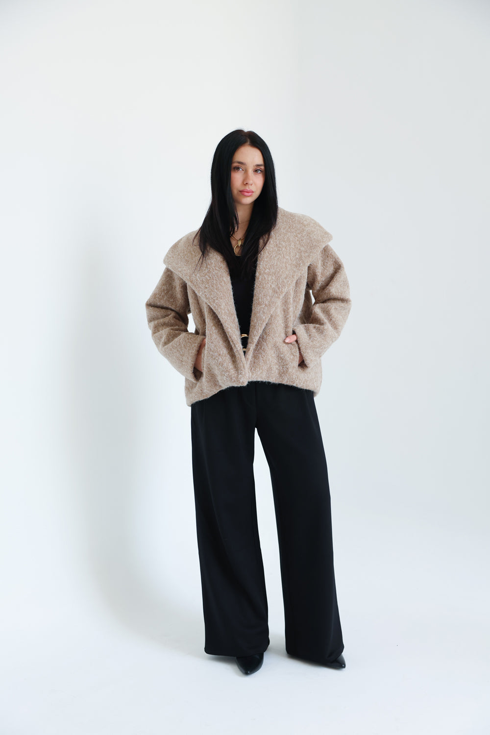 The Fluffy jacket- Tanned Beige