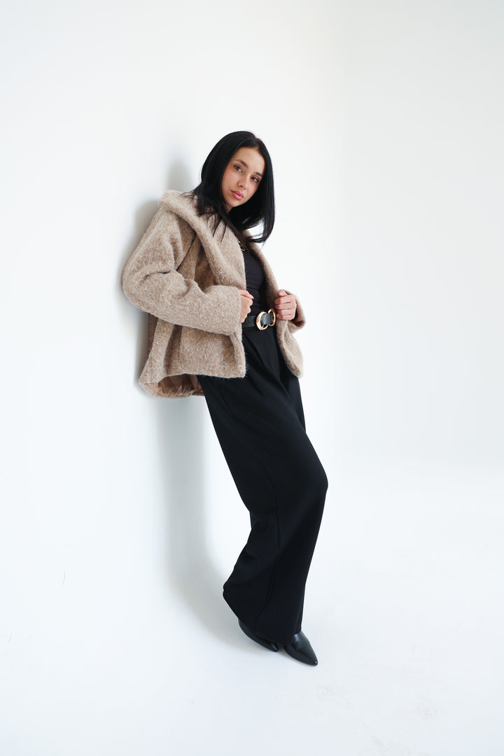 The Fluffy jacket- Tanned Beige