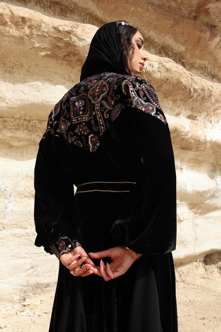 Bareeq mokhmal abaya