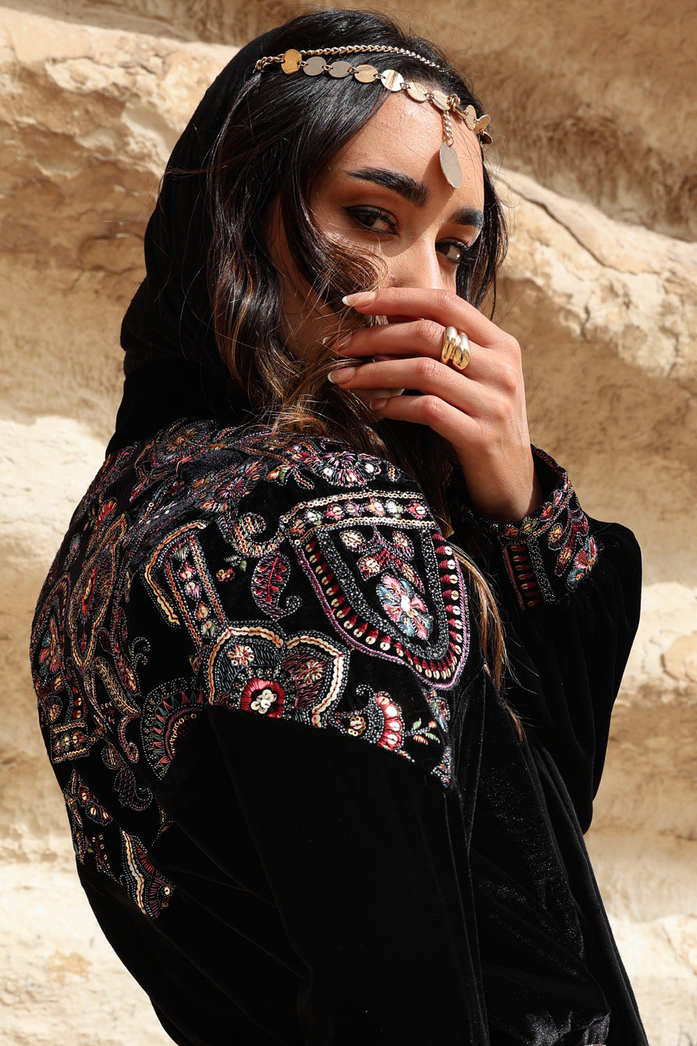 Bareeq mokhmal abaya