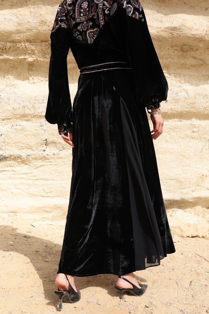 Bareeq mokhmal abaya