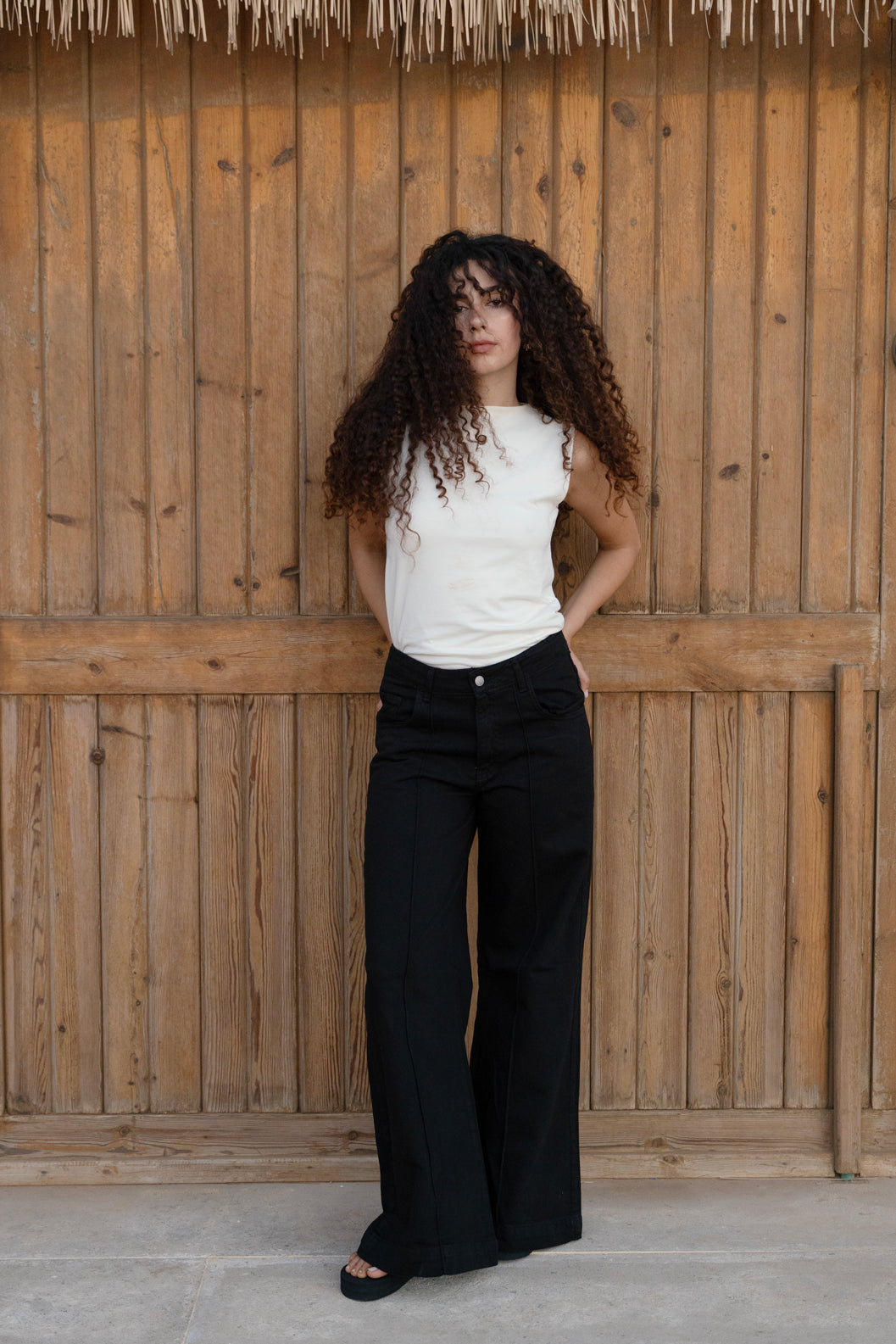 Midrise Wide-leg Jeans - Black
