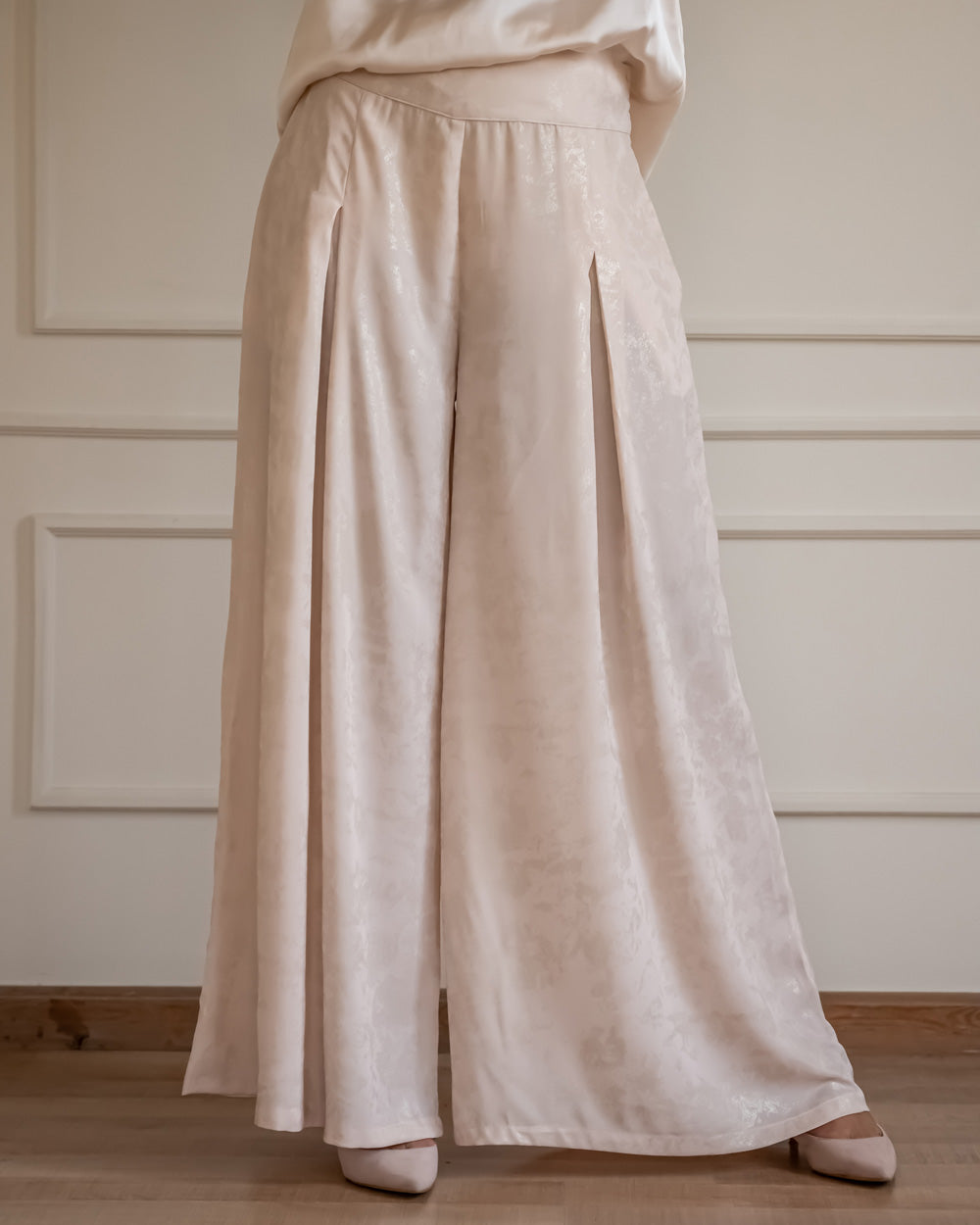 Shimmery wide pants - Nude