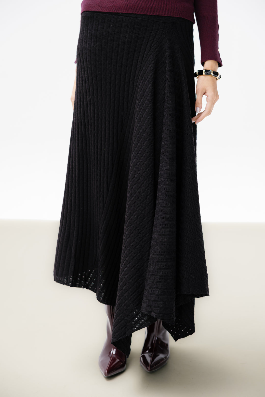 Asymmetric Knitted Skirt - Black