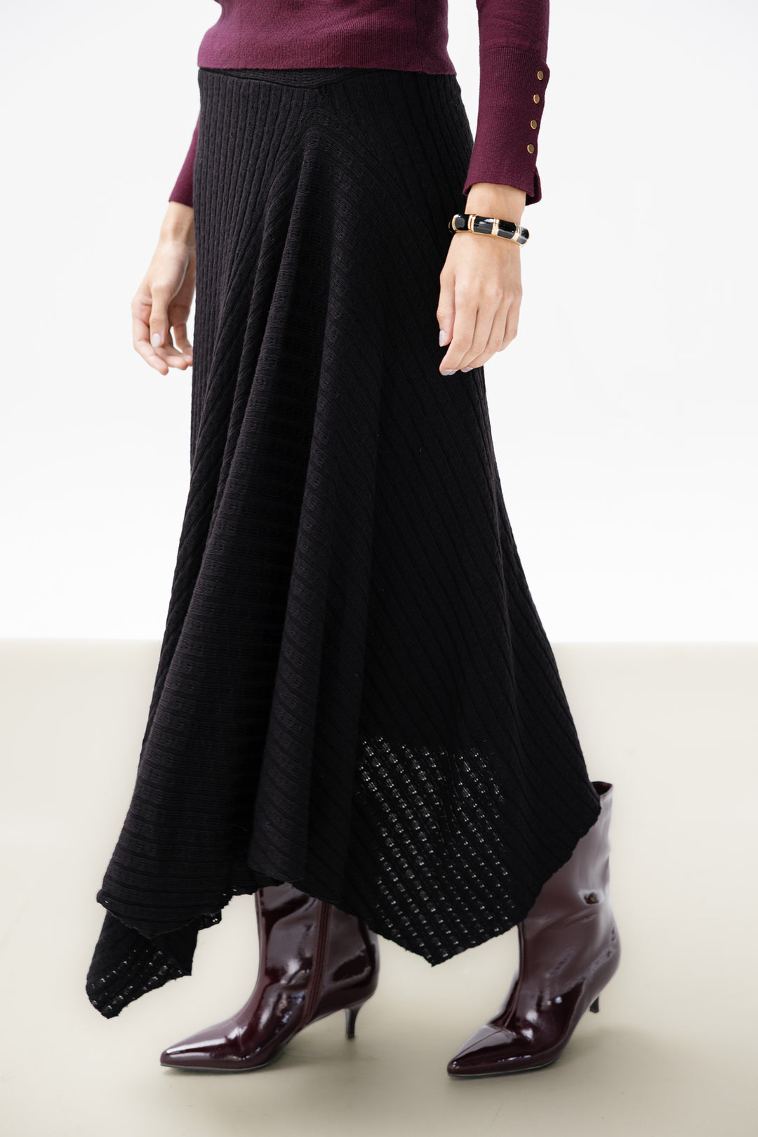 Asymmetric Knitted Skirt - Black