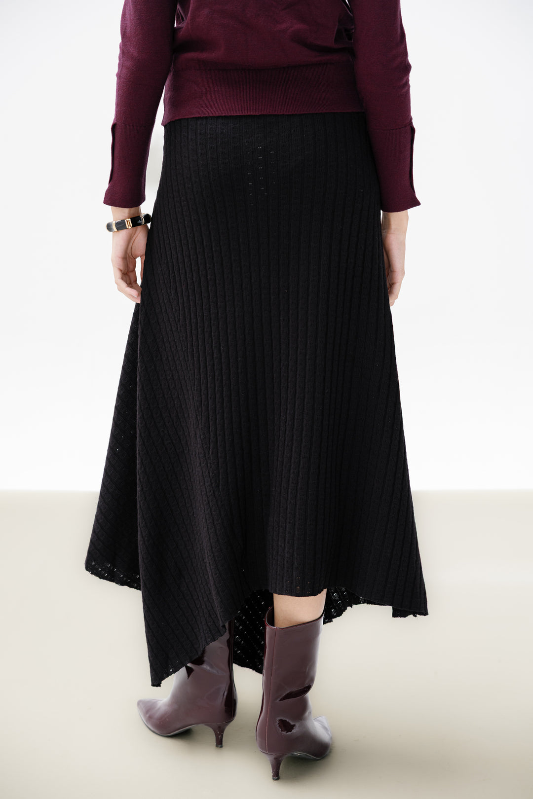 Asymmetric Knitted Skirt - Black